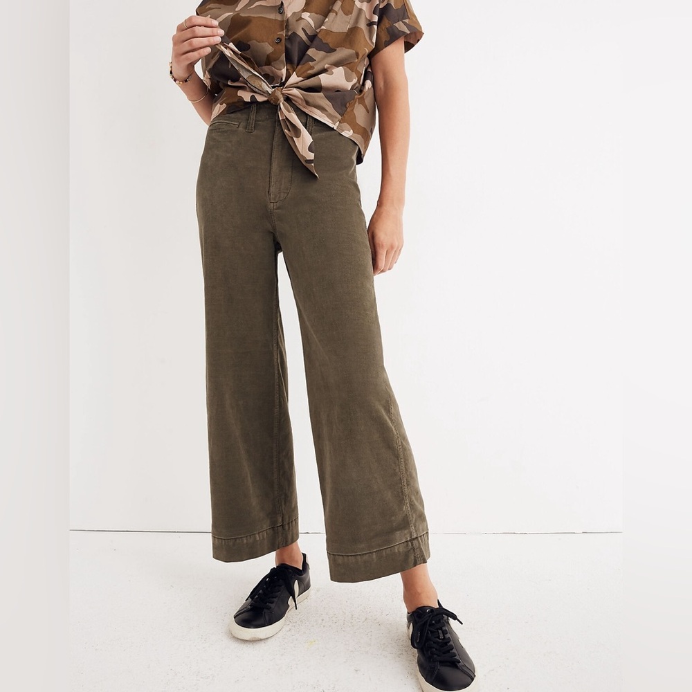 Madewell Emmett Wide Leg Crop Velveteen Pant in Kale
